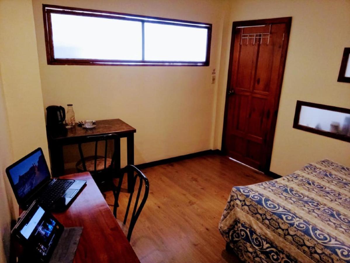 Casa De Huespedes Tu Parada En Cuenca Ngoại thất bức ảnh
